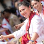 Tejaswini Pandit Instagram - तेजस्विनी पंडित कलावंत २०२२!! श्री कसबा गणपती मिरवणूक # #kalaawantdholtashapathak #kalaawantdholpathak #marathikalaawant #ganeshotsav2022 #dholtasha #actorslife