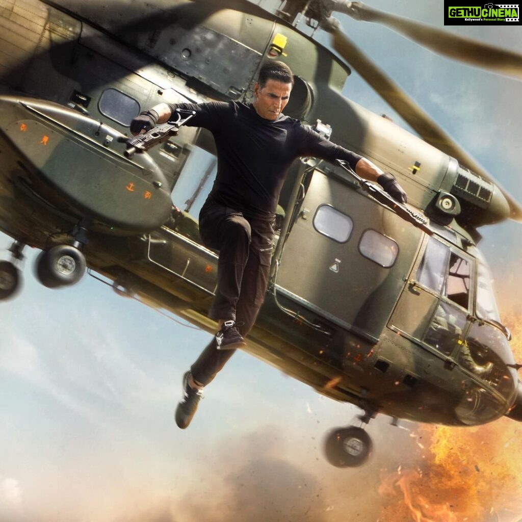 Tiger Shroff Instagram - Supercop! Superhero! My bade my hero! Veer sooryanvshi! #SinghamAgain @akshaykumar @rohitshettypicturez @adffilms @officialjiostudios @reliance.entertainment @cinergyofficial