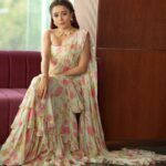 Tina Datta Instagram - Above all it matters how you walked through. Resilient, Sublime and Reverent…! . . . #pictureoftheday #sareelove #desigirl #instagood #instadaily #goodvibes #tinadatta