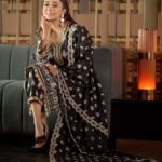 Tina Datta Instagram - Ain’t no body like a desi gal! Hai nah? Counting down to Diwali and my favourite because the Indian in me loves everything Indian and especially the clothes!!! . . . #TinaKaStyle #desigirl #fashion #style #lookbook #tinadatta