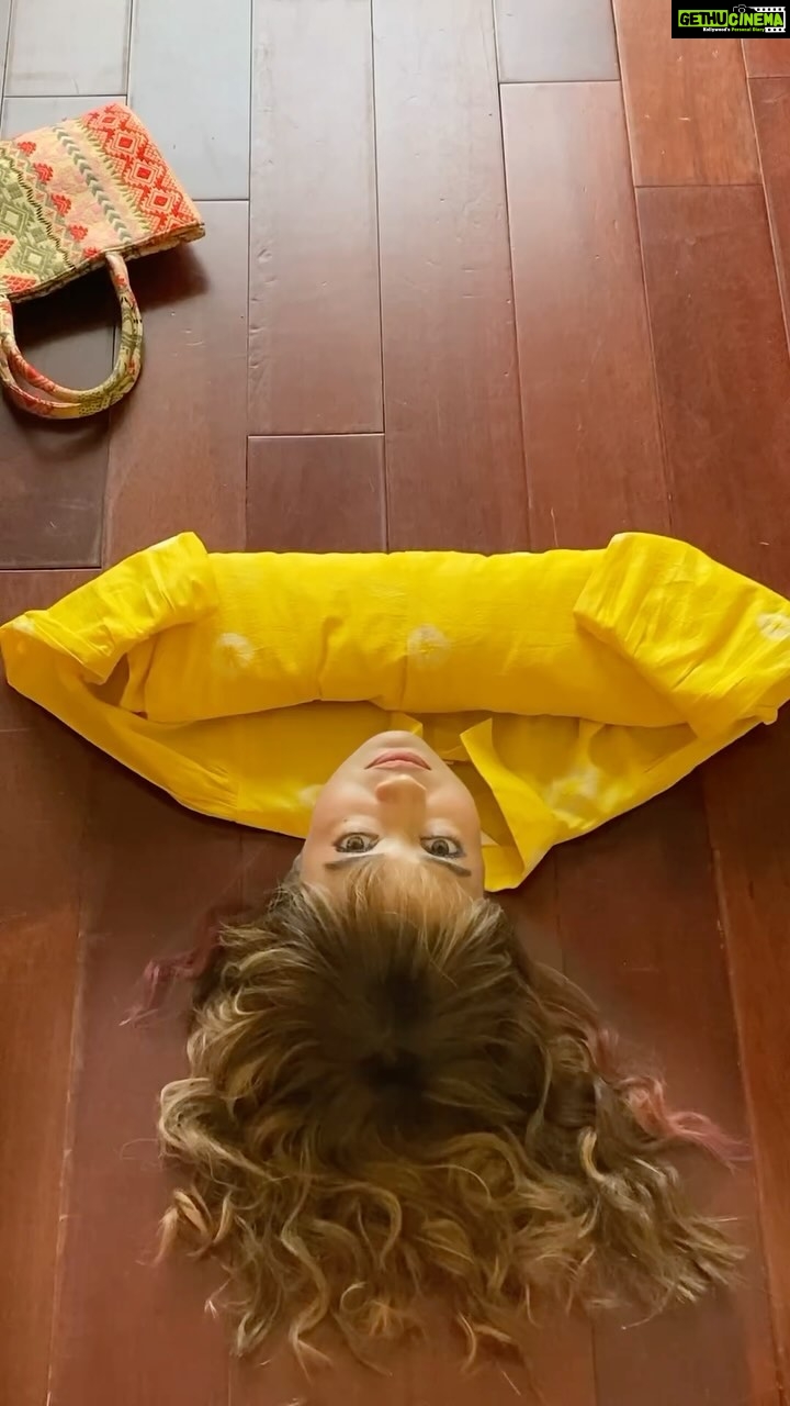 Tina Datta Instagram - What if getting ready for Diwali was this easy? I wouldn’t mind then if Diwali was everyday!!! What say? @haroon_ali15 . . . #diwali #happydiwali #diwalipreparations #fashion #style #lookbook #feelkaroreelkaro #feelitreelit #tinakastyle #tailortalks