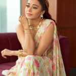 Tina Datta Instagram - Above all it matters how you walked through. Resilient, Sublime and Reverent…! . . . #pictureoftheday #sareelove #desigirl #instagood #instadaily #goodvibes #tinadatta