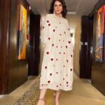 Tisca Chopra Instagram – The Queen of your Hearts (hopefully) 
Fours days from National Handloom Day on the 7th of August.. 
Handloom in modern silhouettes.. great for economy, sustainable and supports small weaver communities .. not to mention suitable for our tropical weather ..
This exquisite jacket and dress by  @stylemati and my dear #Fatima 

#handloom #handloomlove #sustainability #sustainable #sustainablefashion #ecofriendly #ecofashion