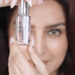 Tisca Chopra Instagram - I have been trying the @lorealparis Hyaluronic Acid eye serum and this has helped me depuff my under eyes in just 2 weeks. This serum contains 2.5% Hyaluronic acid + caffeine which will help you get rid of fine lines and 4% Niacinamide which helps brighten complexion. Try it for yourself and I am sure you won’t regret it .. #EyeLoveHA #LorealParisIndiaSkincare #LorealParisIndia #ad