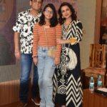 Tisca Chopra Instagram - The launch of #whatsupwithme with my wonderful editor @bhargava_vidhi at @westland_books @red_pandaindia along with my darling @kiranmanral who so warmly took over the session impromptu.. Thanks @titlewavesbookstores for hosting us .. Thanks also to my fav crew @crazypree @suparnachatterjee @saki_68 @guraab who made the evening full To my best bud and husband @flywrite26 who is forever a solid cheerleader.. And finally to my darling Tara to whom the book is dedicated .. To all other young girls who need help navigating puberty.. the book is yours with all my love .. #bookstagram #book #bookishlove #puberty #mensturation #period #girls #reddot #preteen #teens #pimples #people #parenting #parents