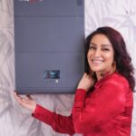 Tisca Chopra Instagram – I love keeping a comfortable yet stylish home .. but power outages are a pain, disrupting work and home life ..
I was looking for a sleek and lightweight device that goes with my home.
I fell in love with the @exidecare Exide Integra inverter system with its super modern digital display, it’s cutting-edge lithium-ion technology that makes it safe for homes and being spill proof, low maintenance that delivers high-power backup.
I am amazed how hassle free a solution this is for modern homes .. get yours now and thank me later! 

#Exidelntegra #Exide #LithiumIon #SleekDesign #SmartFunctionality #PowerBackup #Inverter #ReliablePerformance #NextGen #NewAge #Techy #IndiaMovesOnExide #ad