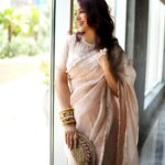 Tisca Chopra Instagram – The joy of a pearl encrusted blush saree .. 

🥻 @gazalguptacouture 
👜 @dhaagalife_sg 
💍 @curiocottagejewelry 
📸 @manualpixels 

#saree #sareelove #pearls #girlsinpearls #indianwear #indiangirls #indiangirlthings #desi #desigirl #style #fashion #event