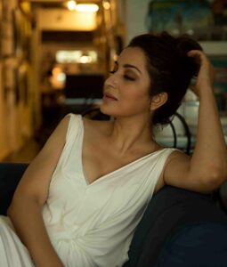 Tisca Chopra Instagram - Friday .. 📸 @arjunchips Concept @theitembomb Styling @triparnam #friday #friyay #chill #weekend #shoot