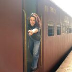 Tisca Chopra Instagram - Aa Raj aa .. I ain’t got all day bruh.. #ddlj #filmy #ddlj2023 #circa2023 #trains #film #classicsreimagined #location #filmmaking 📸 @satyajit810 Films