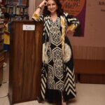 Tisca Chopra Instagram - The launch of #whatsupwithme with my wonderful editor @bhargava_vidhi at @westland_books @red_pandaindia along with my darling @kiranmanral who so warmly took over the session impromptu.. Thanks @titlewavesbookstores for hosting us .. Thanks also to my fav crew @crazypree @suparnachatterjee @saki_68 @guraab who made the evening full To my best bud and husband @flywrite26 who is forever a solid cheerleader.. And finally to my darling Tara to whom the book is dedicated .. To all other young girls who need help navigating puberty.. the book is yours with all my love .. #bookstagram #book #bookishlove #puberty #mensturation #period #girls #reddot #preteen #teens #pimples #people #parenting #parents