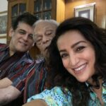 Tisca Chopra Instagram – बाप का हाथ सर पर रहे.. और क्या चाहिए? 
Blessed to have so many fathers in our life .. 

#fathersday #fathers #fathersanddaughters #lafamilia #sanju #dad #papa #mstara #blessed #gratitude