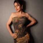 Tisca Chopra Instagram – Weekend ready .. 

📸 @manualpixels 
👗 @zara 
Shoes @gianvitorossi 

#shoot  #work #friday #fashion #inspiration #minimal #minimalism #style #bandeau #bodycon