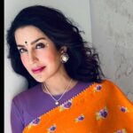 Tisca Chopra Instagram - Lazy girl hack .. Going from serious actor to cocktails .. Saree @the_haelli Outfit @arokaofficial @stylemuze Bag @stemindia.in Shoes @asos 📸 @emm_i_2 💇🏻‍♀️ @kromakaysalon #reuse #rewear #recycle #imagine #reimagined #sustainability #sustainable