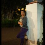 Tisca Chopra Instagram – I love night shoots .. 
the silence, the lack of intrusion from the outside world makes it easy to forget any other existence than the make-believe world of the film one is shooting .. 
This isn’t my look from my new film, but one after pack up with no HMU, but I just wasn’t sleepy .. and the balmy night welcomed me into strange mystical thoughts under magical trees .. so I stayed up a bit and another story came to me .. 

#night #nightshoot #actor #actorslife #imaginator #lunar #loony #moony #story #film The Oberoi Maiden