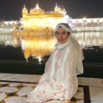 Tisca Chopra Instagram - In a place of gratitude .. for all that has been and all that will be ♥️🙏🏼 #harmandarsahib #gratitude #peace Harmandir Sahib