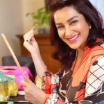 Tisca Chopra Instagram - I do love makeup .. not just because it’s a miniaturist art, but also because it helps us tell stories .. from geishas, to mime artists, to the clown, to Kathakali dancers, makeup has been the artist’s way to take you deeper into the story .. Makeup time, every morning, for me is to get into character.. to feel her - really feel her heart, her dreams, her hesitations and fears .. #makeup #art #prosthetics #clown #geisha #kathakali #mime #artist #artistic #reels 📸 @manualpixels 💇🏻‍♀️ @jeetumakeupandhair