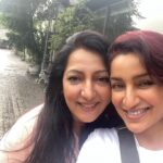 Tisca Chopra Instagram - All the ingredients of a perfect day .. the bestie, delicious weather, sexy shopping and the fabulousness of the food @cafe.dori .. Thank you @mister.dori for the warmth and hospitality ♥️ Yes, it’s a day that deserves two desserts @aneetachawla .. the calories won’t last the memories will, don’t you think? #love #friendship #bestie #food #shopping #fun #delhi #rain #spring #perfect #aboutyesterday The Dhan Mill