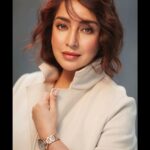 Tisca Chopra Instagram - I want to go where I can dress thus .. #wheniswintercoming #summerbegone #beattheheat #mumbai #heat #tropical #mountaingirls #novemberschild Taj President Hotel