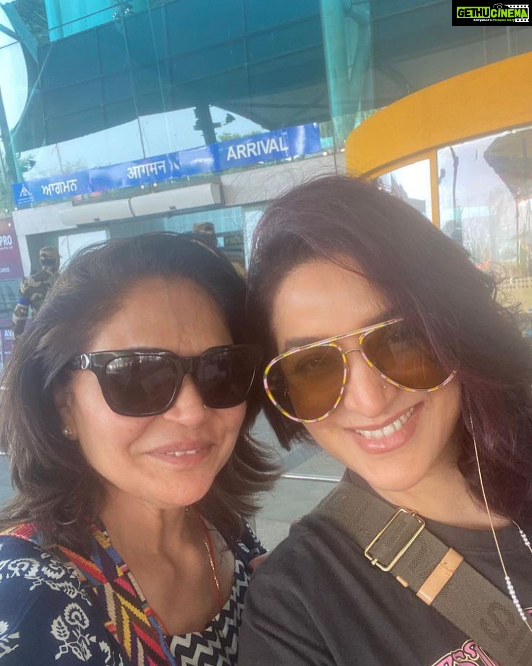 Tisca Chopra Instagram - The #Ludhiana @ficcifloludhiana photodump .. Finally got around to selecting from images of a lovely evening, talking with the amazing ladies of Ludhiana .. Such a delight to make new friends in the beautiful new chairperson @ankitagupta80 and most hospitable @ashu4304 both of who made my visit so memorable .. Also a huge shoutout to the ladies if @ficci_flo everywhere who are doing such fabulous work.. πΈ @aa_mediaprojects π @rahulmishra_7 #speaking #publicspeaking #talking #womenempowerment #womensupportingwomen #womensrights #genderequality #power #rights #tiscatalks
