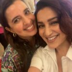 Tisca Chopra Instagram - Absolute delight to watch #saasbahuflamingo last evening.. It’s trippy, tumultuous and terrific .. Badass beauties, beastly boys, barren badlands and the brilliance of @homster styled fabulously by @anaitashroffadajania .. Major props to #dineshvijan @poovijan @maddockfilms for backing clutter breakers .. #dimplekapadia you are all kinds of goals ❤️‍🔥 Congratulations @dawar.vikram @linesh.desai @talwarisha @angira @deepakdobriyal1 @radhikamadan @varun.mitra @ashishverma @justudit @jimi_trivedi @naseerudiin49 @vipin.sta @monicadogra @markbennington @priyasha811 and the rest of the madly talented teams .. Do watch from tomorrow on @disneyplushotstar .. #sbfonhotstar #bingeworthy #bravenewworlds #womenontop