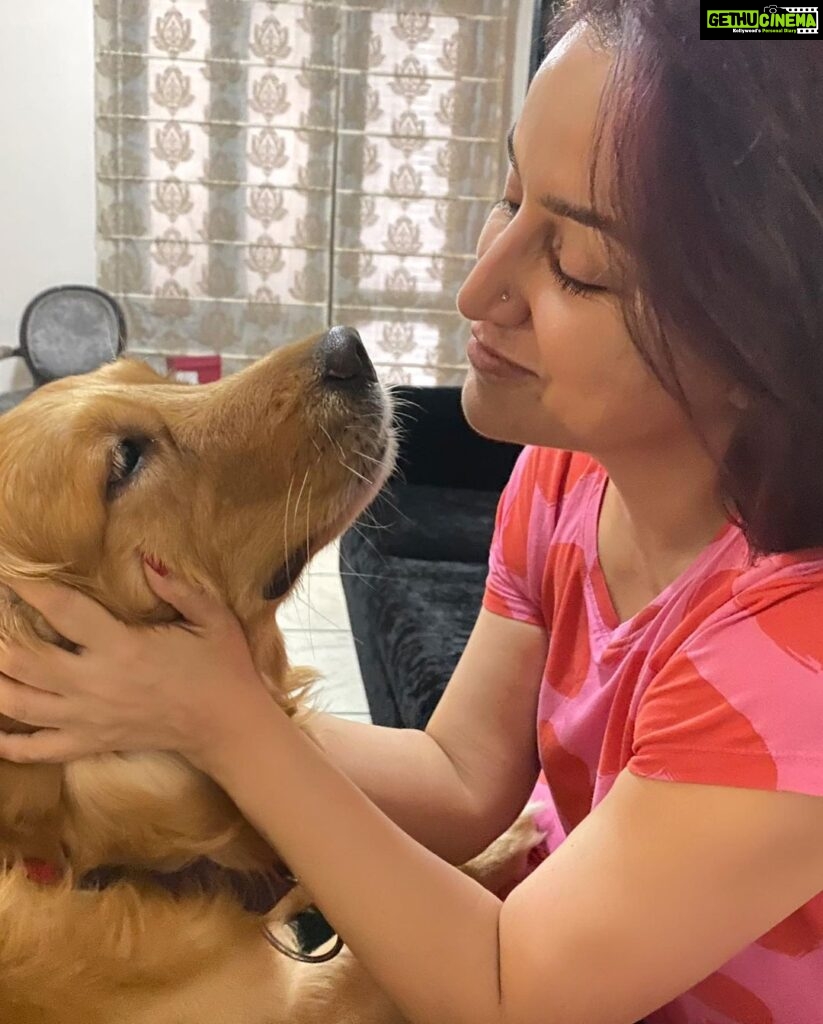 Tisca Chopra Instagram - Anatomy of a day off .. With this handsome lover boy #Tyga .. who followed me from room to room and slept at my feet .. Witnessing the love story were @aneetachawla and @sumit.chawla18 & @mahimaa_chawla (via #facetime) #dogstagram #dogsofinstagram #doglover #mybestfriendshome #friendsforlife #dayoff #breakday