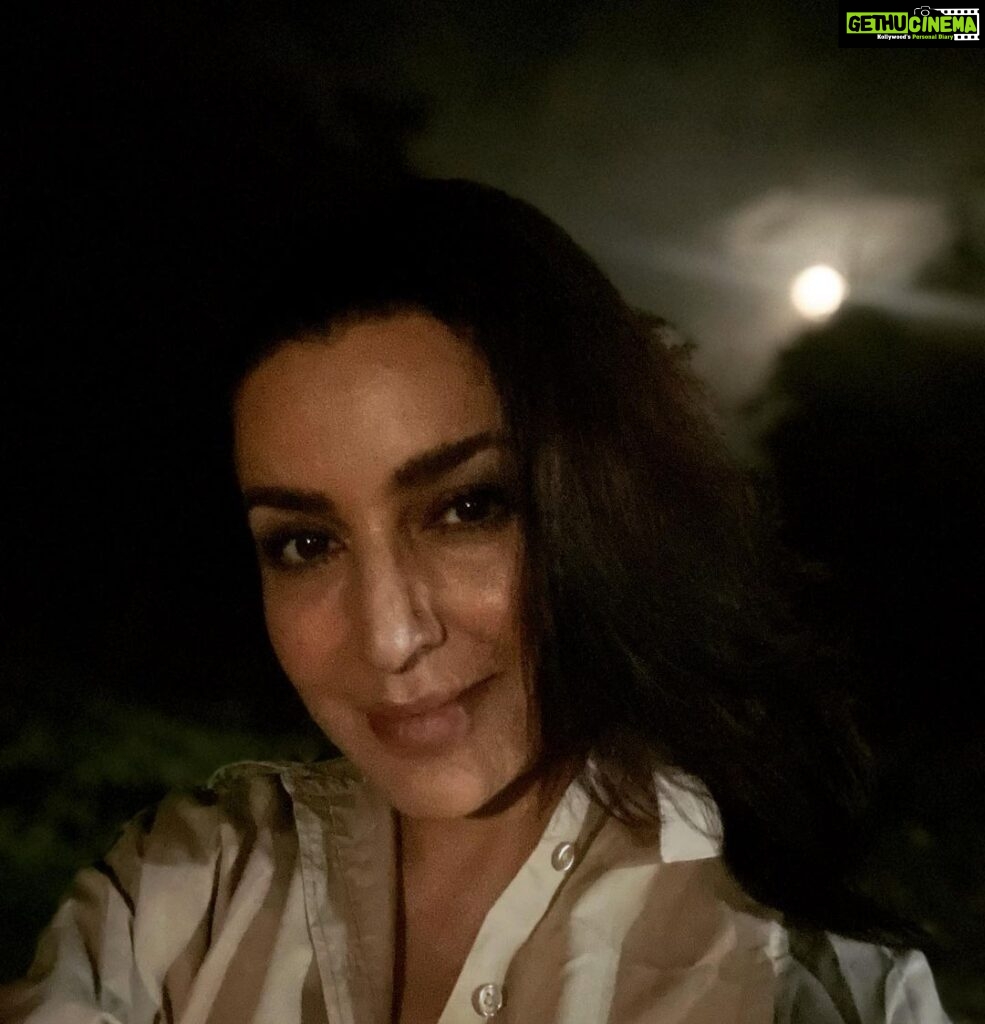 Tisca Chopra Instagram - A very happy Holi my lobsters .. hope you stay colourful through the year.. Meanwhile I can’t get over the beautiful full moon at location .. #holi #fullmoon #moon #shoot #workingholiday