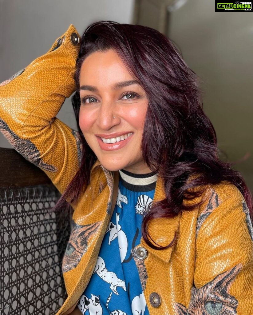 Tisca Chopra Instagram - The reverse flip-book of a smiling picture .. also surprised I have never done a toothpaste ad 🤓 The @vidhiwadhwani_label jacket is gift from my darling @stylemuze .. #smile #photooftheday #photo #shoot #laugh #lol
