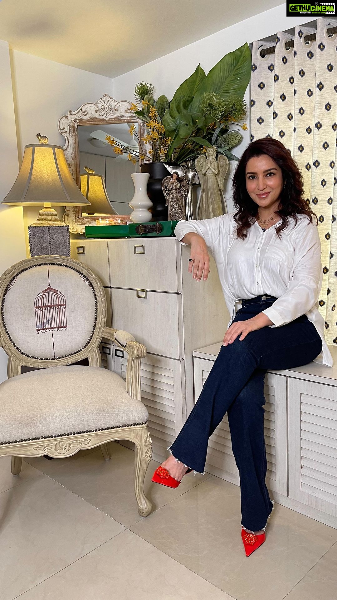 Tisca Chopra Instagram - To be born on this earth and not see as much of it as possible, what a waste.. This is over the new year this year in #Dubai .. which was more fun than I had imagined .. #travel #traveller #forevertourist #awe #dubai #earth #burjkhalifa #adventure #joy #reels