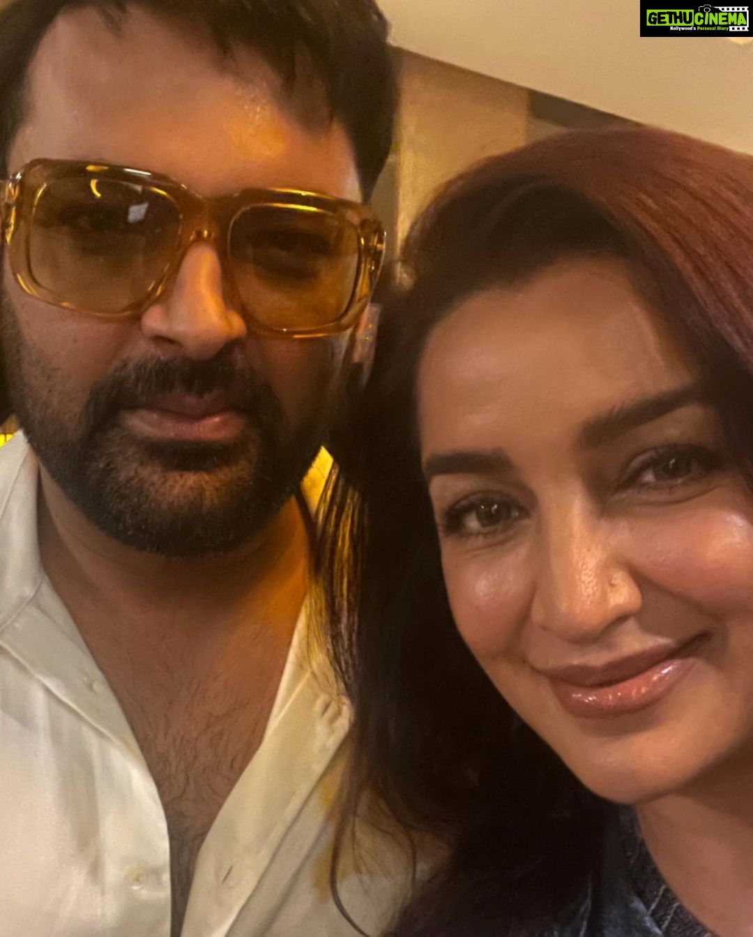 Tisca Chopra Instagram - So last evening I had the best time, not only because I had the cutest, most excited date but also because @nanditadasofficial was directing #Zwigato .. which is such an insight into the lives of people who make our lives so much easier .. Second my dear @sameern @segaldeepak @lordmeow and team @applausesocial were producing and finally our dearest @kapilsharma did such a fine job as an actor, I am blown .. @shahanagoswami of course is forever spot on ๐๐ผ All in all .. all a fun movie night โฅ๏ธ #zwigato #movie #theatre #date #mstara #aboutlastnight PVR ICON, Infinity Mall, Andheri West, Mumbai