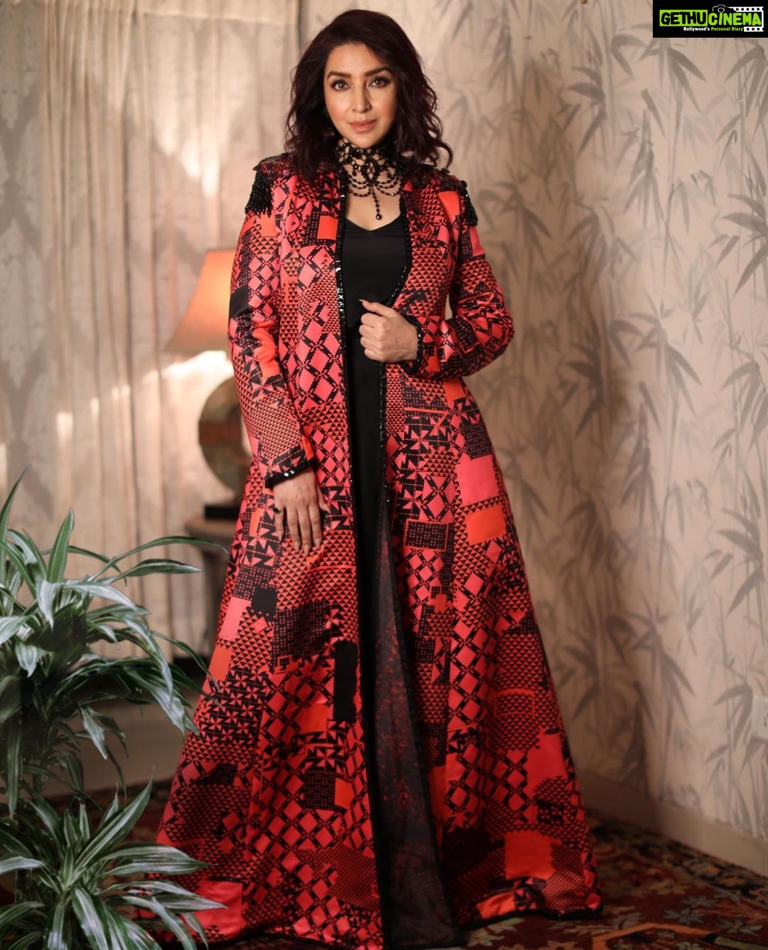 Tisca Chopra Instagram - That evening and that show ❤️🔥 Trust my dear @manishmalhotra05 to blow us away with his stunning ‘Diffuse’ collection .. shortlisted so many pieces that I can’t wait to wear .. Head over to stories to see what the @lakmefashionwk grand finale looked like .. 👗 @manishmalhotra05 💄 @shrushti_birje_8 📸 #urvidesale #manishmalhotra #lakmefashionweek #grandfinale