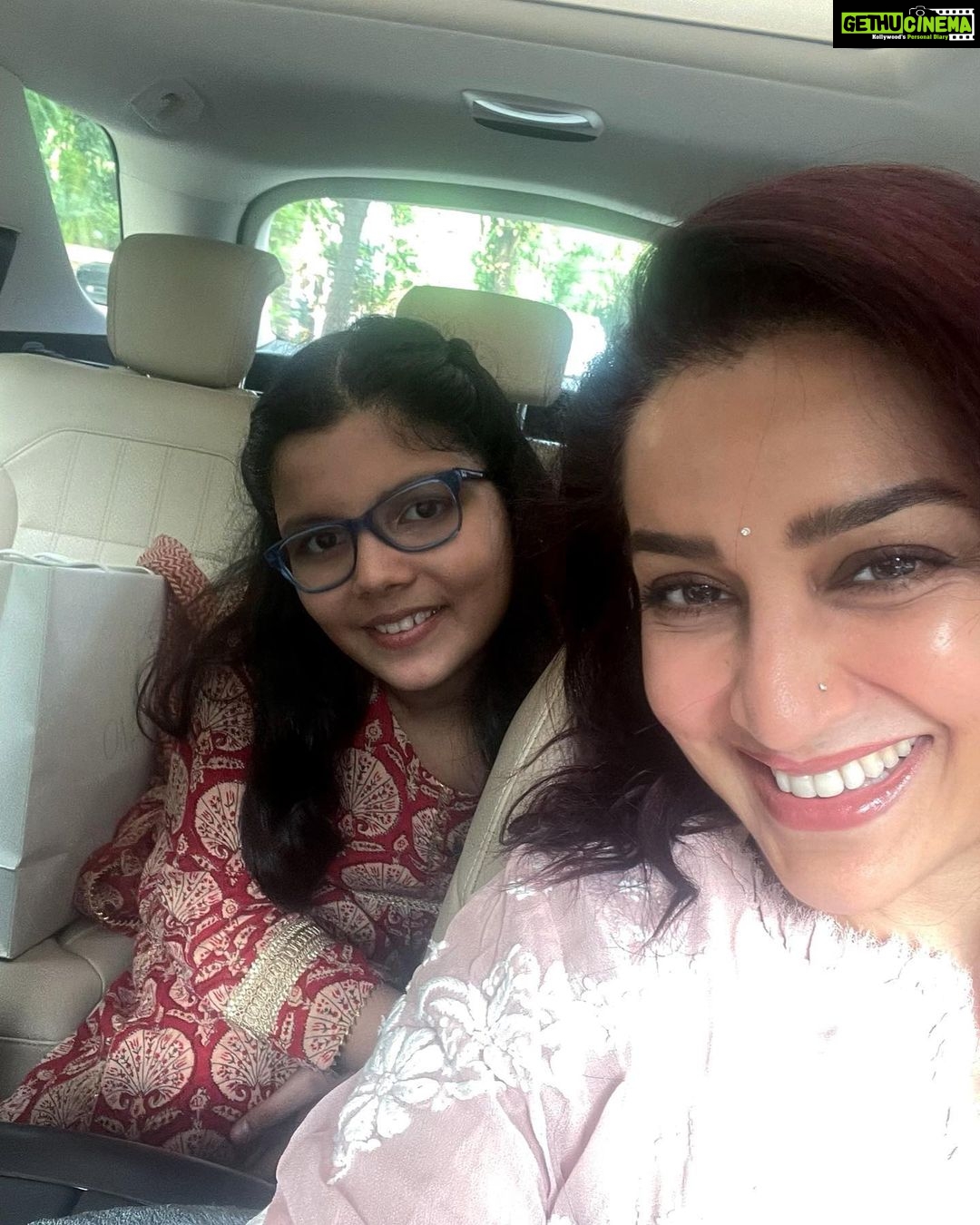 Tisca Chopra Instagram - Seeking blessings .. Thankful for all that is and all that will be ππΌ Sending love and prayers for you and your dear ones from my family to yours β₯οΈππΌ #newbeginnings #blessings #prayers