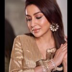 Tisca Chopra Instagram – Special night, last night .. humbled to win for being ‘effortless actor’ at the #stardustawards for film and web .. 

Styled by @stylemuze in @raw_mango @anmoljewellers @gianvitorossi 
HMU @shrushti_birje @makeupandhairby_netra 
📸 @dieppj 
Reputation management @media.raindrop 

#aboutlastnight #actor #actorlife #awards #saree