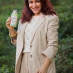 Tisca Chopra Instagram – Everything about Makaibari Tea Estate is full of goodness, just like its Organic Green Tea that Honest Tea is made from.

#HonestTea
#ad