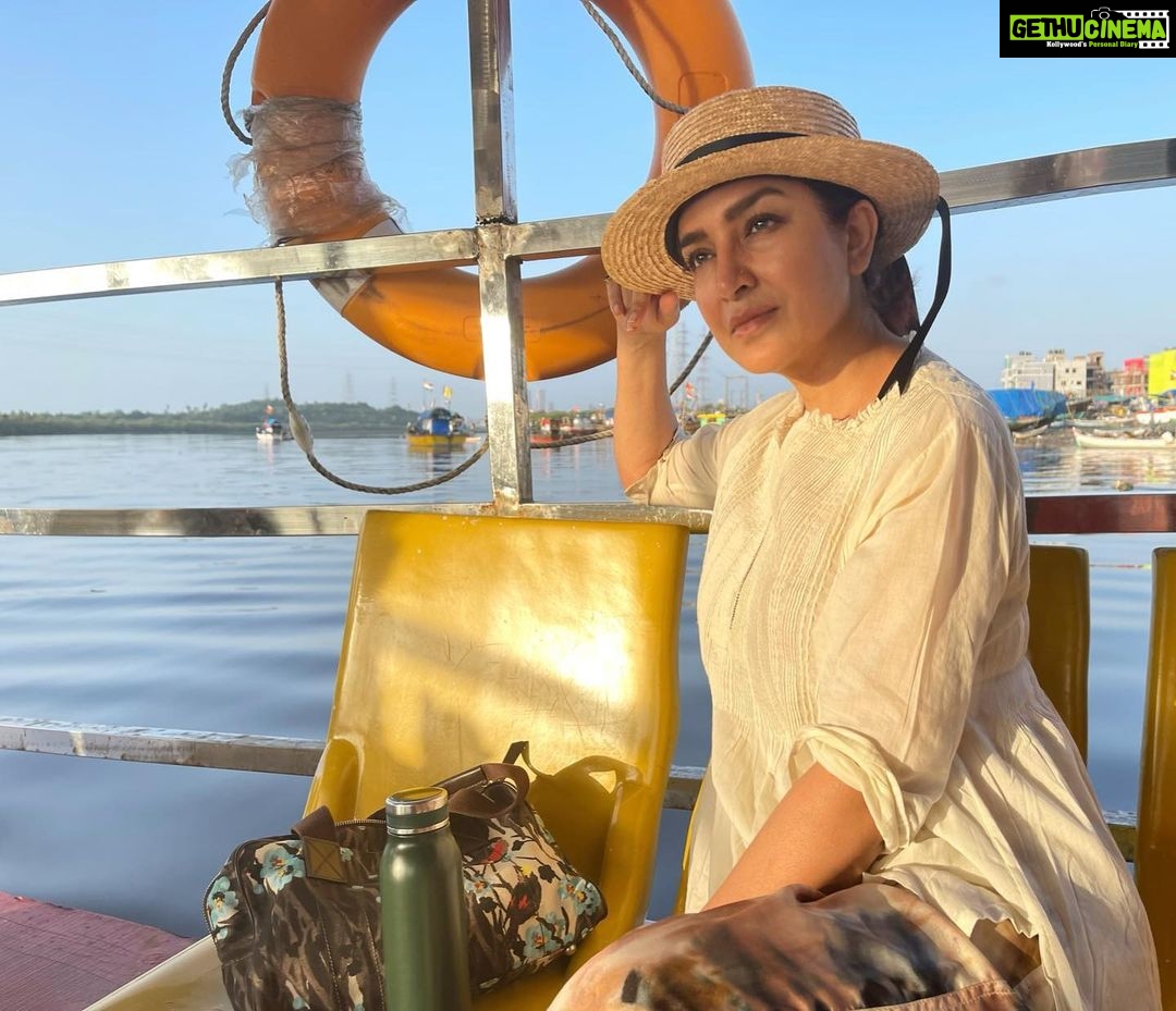 Tisca Chopra Instagram - The French Rivera? Non mon cheri, the Madh Island .. 📸 @filmpushpendra who was blackmailed into taking this picture .. #magichour #recce #shoot #filmmaker #riviera #madh #film #crew Madh Island, Mumbai