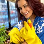 Tisca Chopra Instagram - These women in rural India are helping prevent 60,000 tonnes of food from going to waste, annually 🌾 Isn’t it amazing how small efforts can have a huge impact! ✅ Indians are building climate solutions every day and Planet India is bringing their stories into the spotlight 🙌🏼 . If you have a solution to share, tell your story using #PlanetIndia and get featured with some amazing innovators and creators. You can also download these climate and nature visuals from 👉 openplanet.org and create your own stories. #India #ClimateSolutions #India #Jugaad #naturesolutions