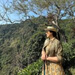 Tisca Chopra Instagram – I travelled to the foothills of the Himalayas to experience the magical mystical Makaibari Tea Estate. Walking through the Lush green gardens, plucking tea leaves in the moonlight and experiencing the refreshing taste of Honest Tea
@honestteaindia an iced green tea with organic green tea sourced from Makaibari 
Try it now!

#HonestTea