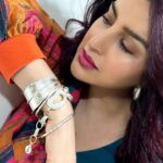 Tisca Chopra Instagram – An ode to some really cool indie jewellery brands I have the pleasure of working with .. 
@equiivalence up here ☝🏼
You have my heart 🤍

📸 @emm_i_2 
👗 @pooja.keyur 
#stack #stacks #stackablebracelets #jewellery #indianbrands #indie #local #butglobal #ad