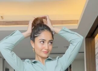 Tridha Choudhury Instagram - Playing a plank on you !!! 🧿 #plankchallenge #plankthecurve #sweatwithtridha #fitnesstransformation #fitnesslove #fitnessreels