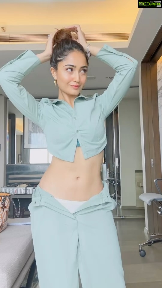 Tridha Choudhury Instagram - Playing a plank on you !!! 🧿 #plankchallenge #plankthecurve #sweatwithtridha #fitnesstransformation #fitnesslove #fitnessreels