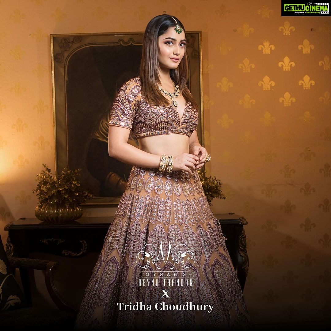 Tridha Choudhury Instagram - @tridhac looking Absolutely Breathtaking😍 in Our Creation. Our Couture Collection JADE An Essence, redefine elegance. Each ensemble is a masterpiece, weaving stories of sophistication and charm. Creative Styling - @sakshistylingconcierge Jewellery - @lasolitairejewellery Photography - @raajesshkashyap Videography - @shubhamsarkarphotography MUA - @divasbydivya Let the hues enchant, reflecting the timeless allure of precious gems. #reynutaandon #reynutaandoncouture #indiancouture #mastercouturier #craftsmanship #ınstagood #traditionalwear #indiandesigner #indianlengha #reynutaandoncreations #ourcreations #designer #ınstagood #couture2023 #teaser #collectionlaunch #indiancouture #jade #ruby #corals #gemstones Reynu Taandon