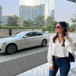 Tridha Choudhury Instagram – A sweet escape from the humdrum of Bengaluru at @theleelabhartiyacity 🩵

#theleela #timelesstraditions #hotelsofinstagram #hotelsofindia #beautifulhotels #luxuryhotels #besthotels