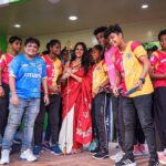 Trina Saha Instagram - শক্তিরূপেণ সংস্থিতা 🔱🔥 The #MoshalGirls, along with actor @trinasaha21, shone in all their splendour earlier today, as part of @emamihealthyandtasty’s #AmieDurga campaign! ❤️💛 #JoyEastBengal #EmamiEastBengal #EastBengalFC #DurgaPujo #Pujo2023 Vivekananda Yuba Bharati Krirangan - VYBK