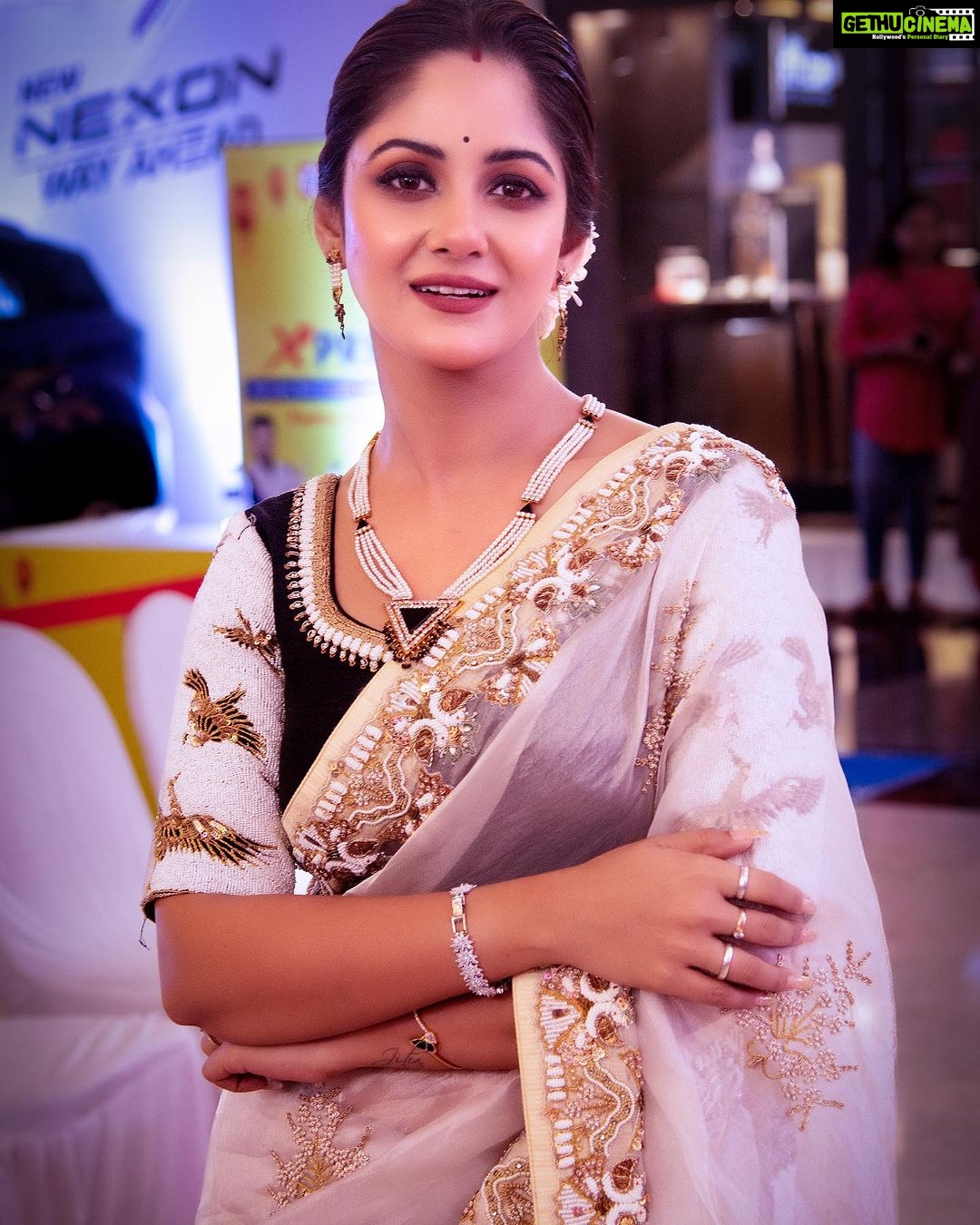 Trina Saha Instagram - All about @mirchibangla khushir Pujo π«Άπ» Wearing @wnwkolkata π Accessories @klothbytrineel π MUA @pritha_dutta_official π Styling @theshorcompany @anushka96 π«Άπ» Managed by @decalogue_mgmt β₯οΈ #trinsi #eventready