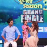 Trina Saha Instagram - That moment when we give our best to win.. @dance_dance_junior_season_3 @avyaan_roy and team @trinasaha21 @kathakali_roy7236 @addyesam Kolkata - The City of Joy