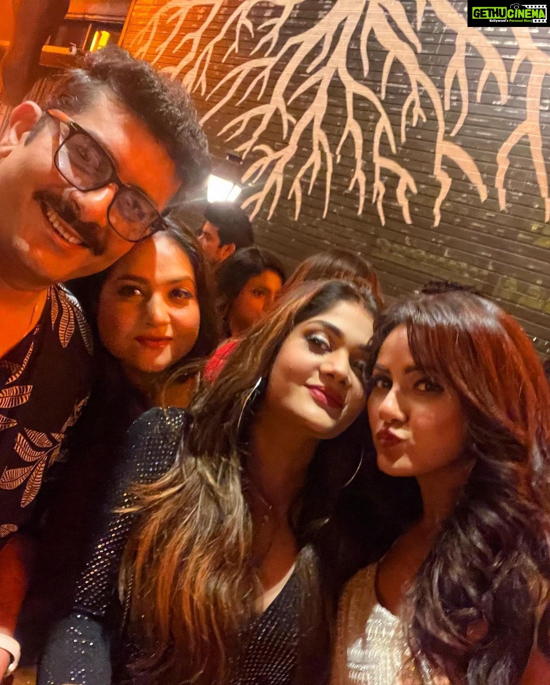 Trina Saha Instagram - Goodluck on your new venture❤️May you both accomplish all your goals in future..all my goodwishes are with you #friends #businesss #clothingbrand