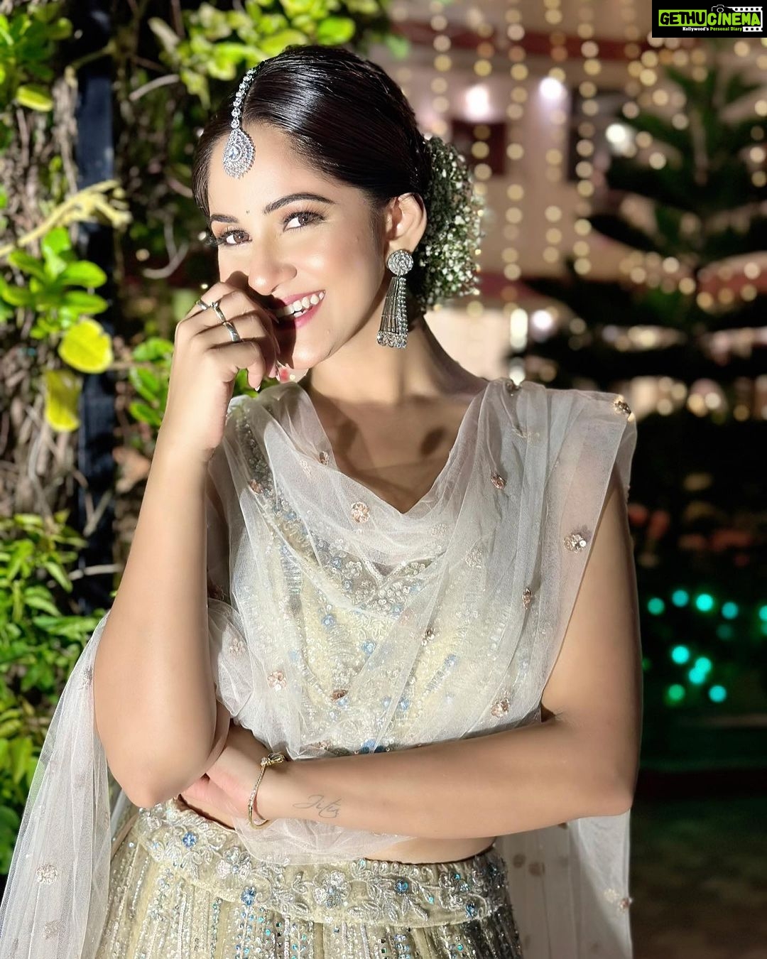 Trina Saha Instagram - Glowing Vibes π«Άπ» Wearing @kalighataindia π Styling @neelsaha_styled_by_blue Accessories @klothbytrineel π MUA @reshmis_makeover π Captured by @neel_bhattacharya #trinsi #sunkitwedding #avoutlastnight