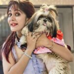 Trina Saha Instagram - Good morning from Mili and Oreo🫶🏻 #trinsi #petlovers