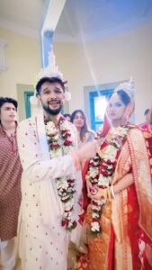 Trina Saha Instagram - Bohot Zor ka Jhatka❤️❤️❤️

At @baro_kuthi_rajbari 
Captured by @rjseth1991 
#comedy #comedyvideos #funny #couplegoals #trineel