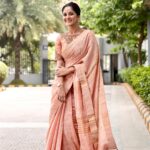Trina Saha Instagram - How’s Ashtami going friends? 🫶🏻 Wearing @prashantchouhandesign Styling @neelsaha_styled_by_blue MUA @makeup_artist_surojit #trinsi #durgapujo2023