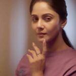 Trina Saha Instagram - Here are my top 3 recommendations for Pujo👇🏻 🌚 Include a Retinol based product in your nighttime skincare routine. My go to is @olayindia Retinol 24 Serum as it provides overnight hydration. Along with Retinol it also has Niacinamide that causes zero irritation and redness. I absolutely love this product as it keeps my skin plump & glowing. 🙌🏻 Drink at least a minimum of 2-3 Liters of water everyday. This will help keep you hydrated during Pandal hopping. 💁🏻‍♀️ Plan all your outfits in advance to avoid the hassle of last minute shopping. Hope this helps you. Happy Pujo!!! Also you can grab Olay’s Retinol 24 Serum on Nykaa 💜 #Ad #OlayRetinol24Moisturizer #OlayRetinol24 #Pm #Nighttime #Skincare #Regimen #Routine #Outfits #Hydrate #Hydration #Makeup #Pujo #Festival #MustHave #Retinol #OlayIndia